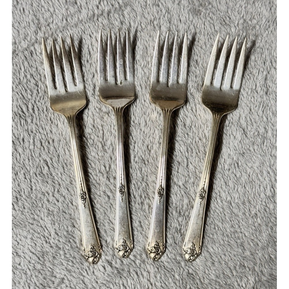 Oneida /Tudor Plate /Community /Sweet Briar (Silverplate, 1948) 4 Salad Forks